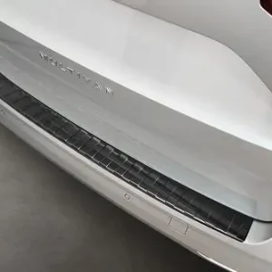 Aktuální Nerezový chránič nárazníku Reimo – černý pro VW T7