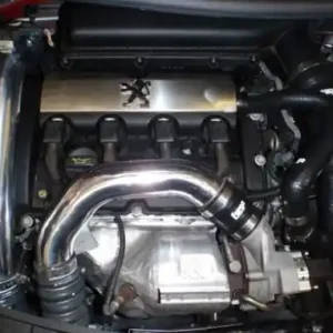 Forge Motorsport Tlakové vedení turbodmychadla Peugeot 207 GTI Peugeot a Citroen DS3 - modrá FMHP207-B Must-Have