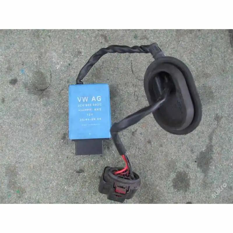 Sleva řídící jednotka čerpadla nádrže ŠKODA Superb II 3T03C0906093C