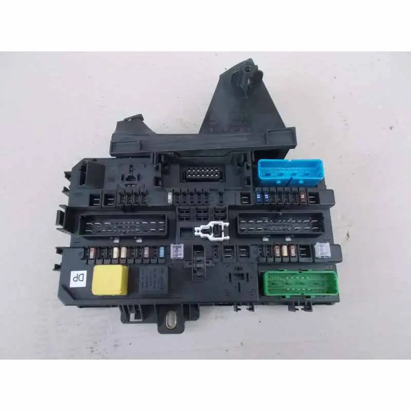 pojistková skříňka OPEL Astra H13115937 Doprava Zdarma