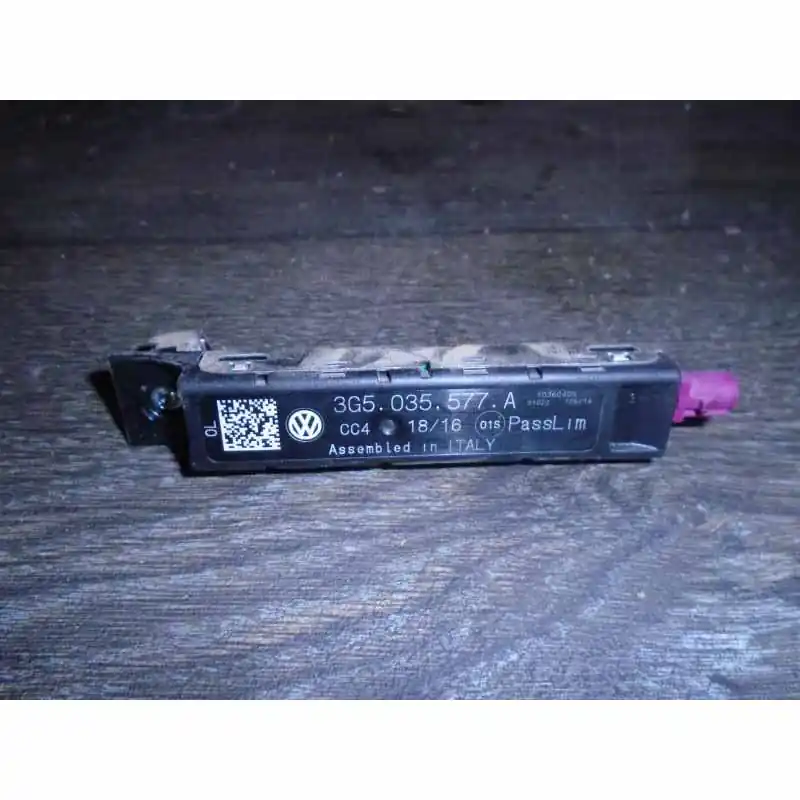 Zlevněný anténní zesilovač VW Passat B8 3G03G5035577A
