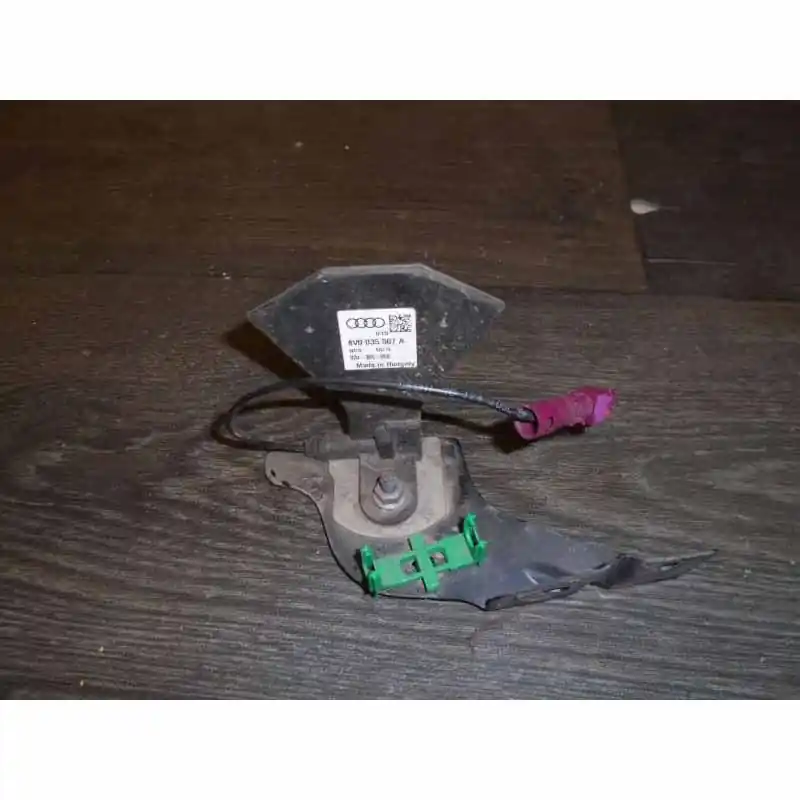 Výhodná Nabídka anténa LTE + držák AUDI Q7 4M08V0035507A4M0035507