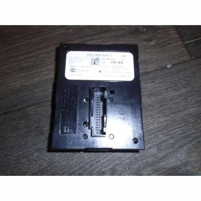 řídící jednotka KESSY ŠKODA Fabia III 6V05Q0959435C Objednat Nyní