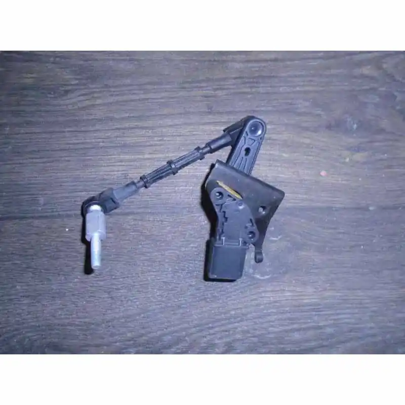 čidlo úrovně podvozku AUDI A4 8W08W0941309C Víkendová Akce