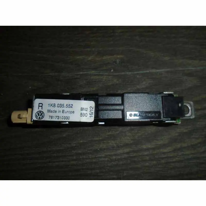 anténní zesilovač VW Scirocco 1K8 (lift) 2009-20181K8035552 Sezónní Sleva