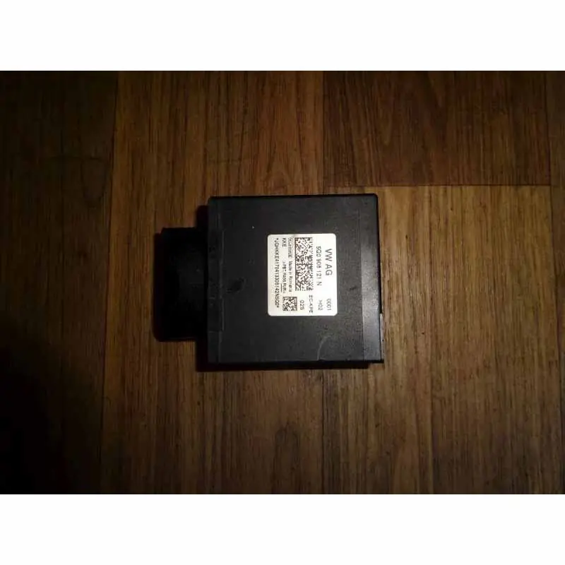 Bezpečná Platba řídící jednotka palivového čerpadla VW Golf VII 5G0 lift 1,6 TDi5Q0906121N