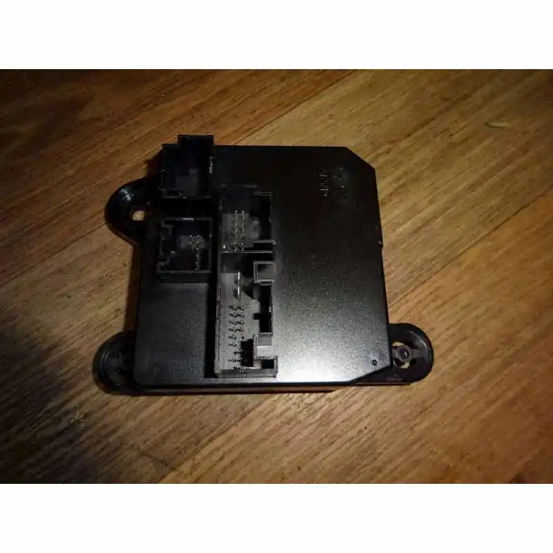 Zlevněný řídící jednotka klimatizace AUDI TT 8S08S0820047