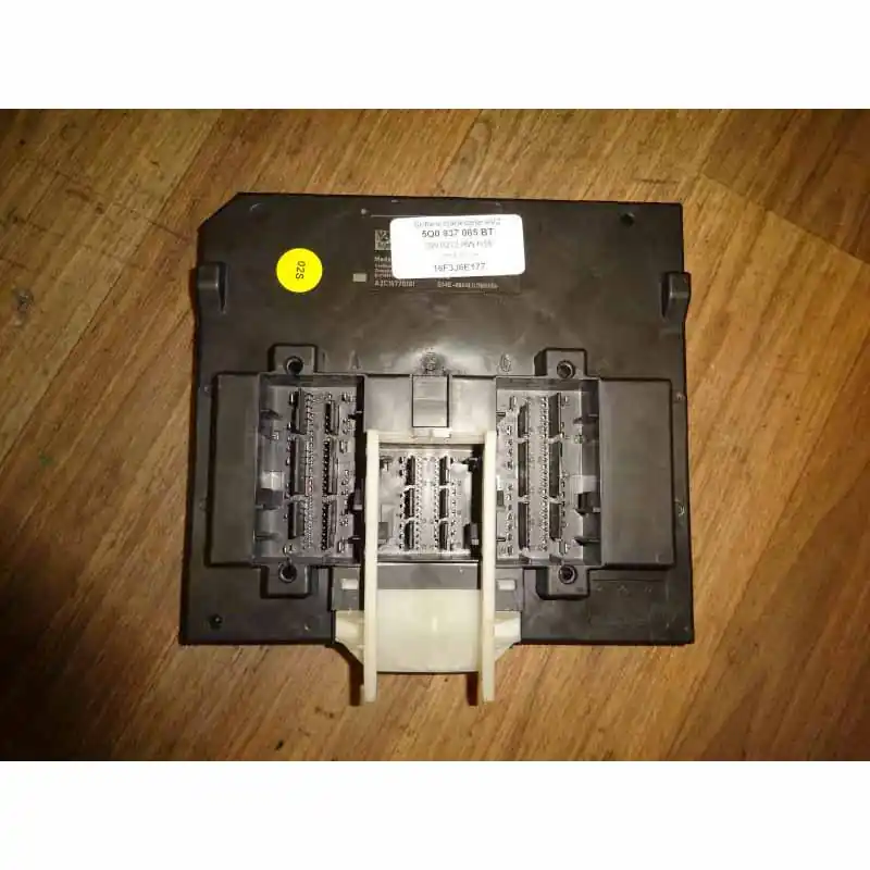 Akční Cena řídící jednotka palubní sítě AUDI Q3 83A5Q0937085BT