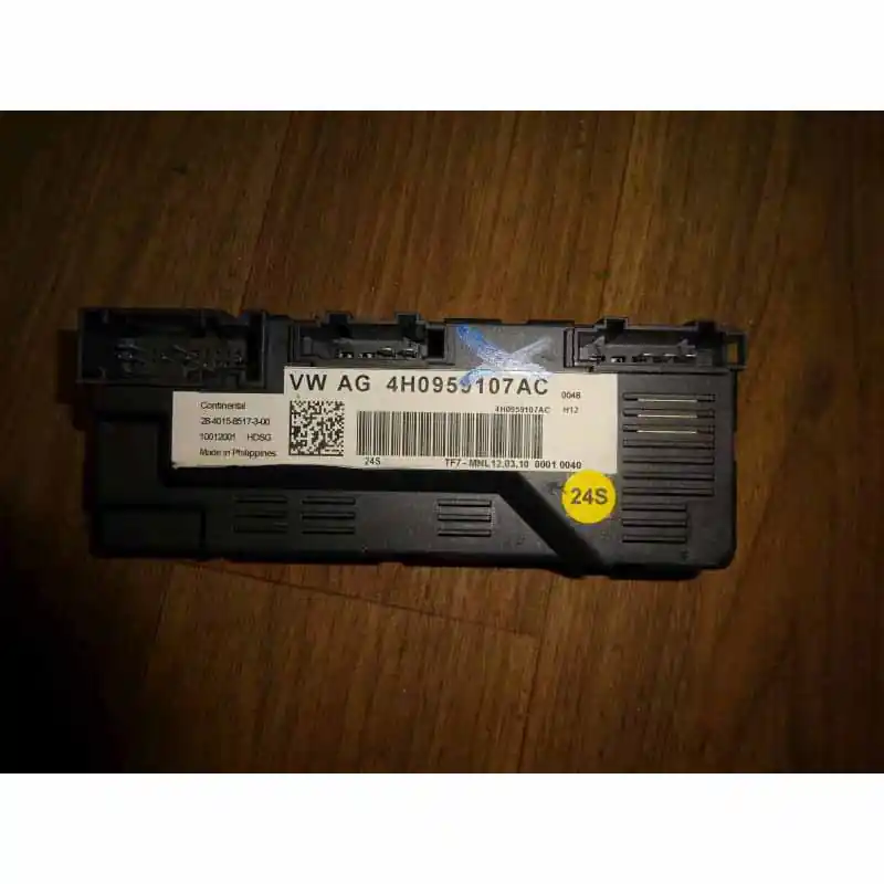 Sezónní Sleva řídící jednotka zadních pátých dveří - víka kufru AUDI A8 4H0 lift4H0959107AC