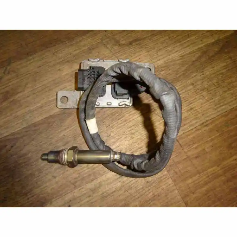 Autentický řídící jednotka s NOX čidlem VW Touareg III 760 4,0 TDi DMV 310 KW4M0907807AA