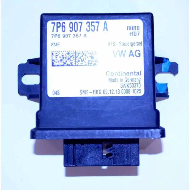 řídící jednotka světlo do zatáčky VAG7P6907357A - poškozený držák Jen Po Omezenou Doba