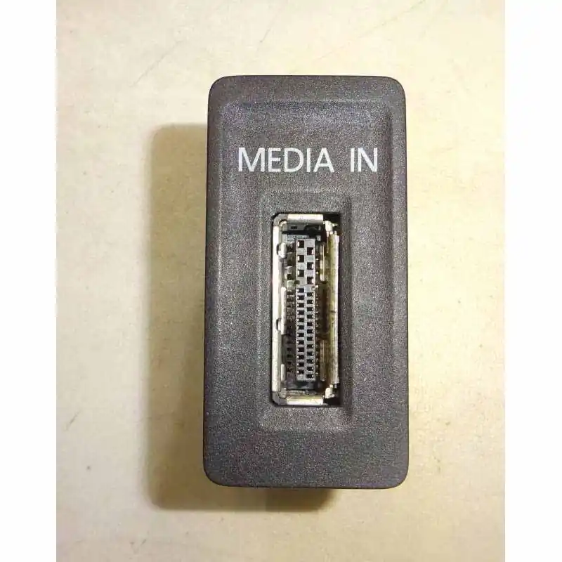 přípojka pro externí audio zdroje ŠKODA Octavia III 5E05Q00357365G0035222A Akční Nabídka