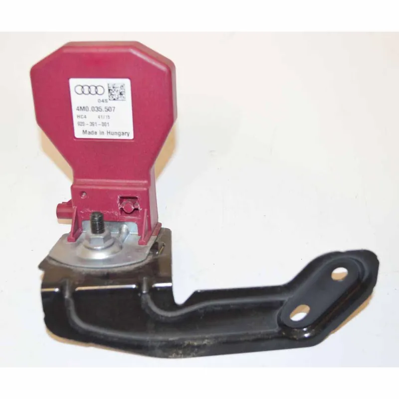 Jen Po Omezenou Doba anténa LTE + držák levý AUDI Q2 GA4M003550781A035525