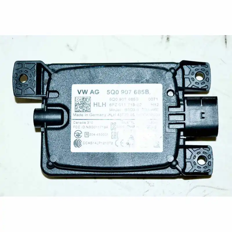 řídící jednotka hlídaní mrtvého bodu levá SLAVE VAG5Q0907685B Rychlé Dodání