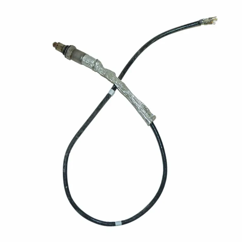 Oblíbený kyslíková sonda ŠKODA Octavia IV 5E3 1,4 TSi hybrid DGE04E906262JE - poškozený konektor