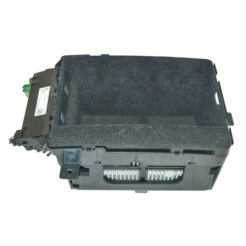 Vrácení Zdarma odkládací schránka + anténa spojovací + USB AUDI A8 4N04N0863075A4PK4N0035773B