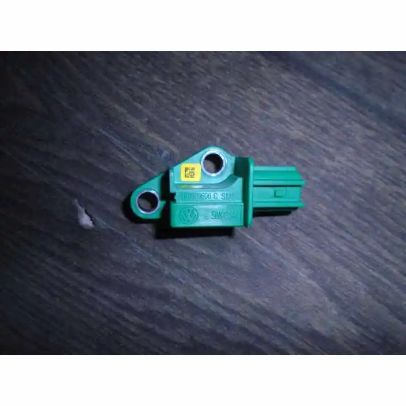 Cenová Bomba čidlo airbagu - nárazový senzor AUDI A6 4F01K0909606CSME