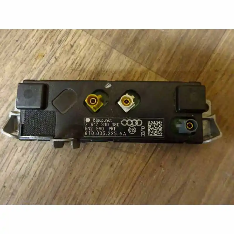 Akční Nabídka anténní zesilovač AUDI A5 8T08T0035225AA