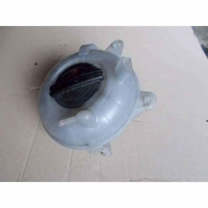 nádobka vyrovnávací ŠKODA Superb III 3V0 1,4 TSI CZE5Q0121407F Omezená Nabídka