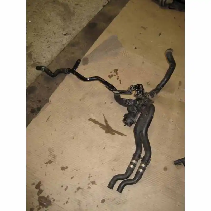 Výprodej trubka + hadice vodní VW Touareg 7P0 3,0 TDI7P6121065AH7P6121070BB