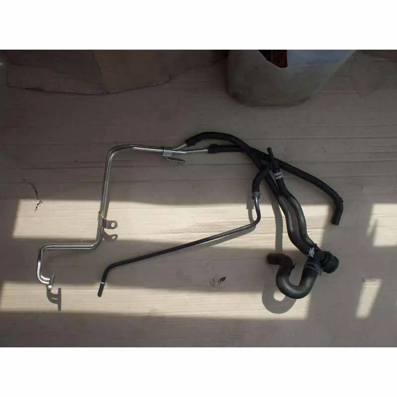 vodní hadice + trubka VAG5Q0122101H04E122447S 04E122157AA Tovární Cena