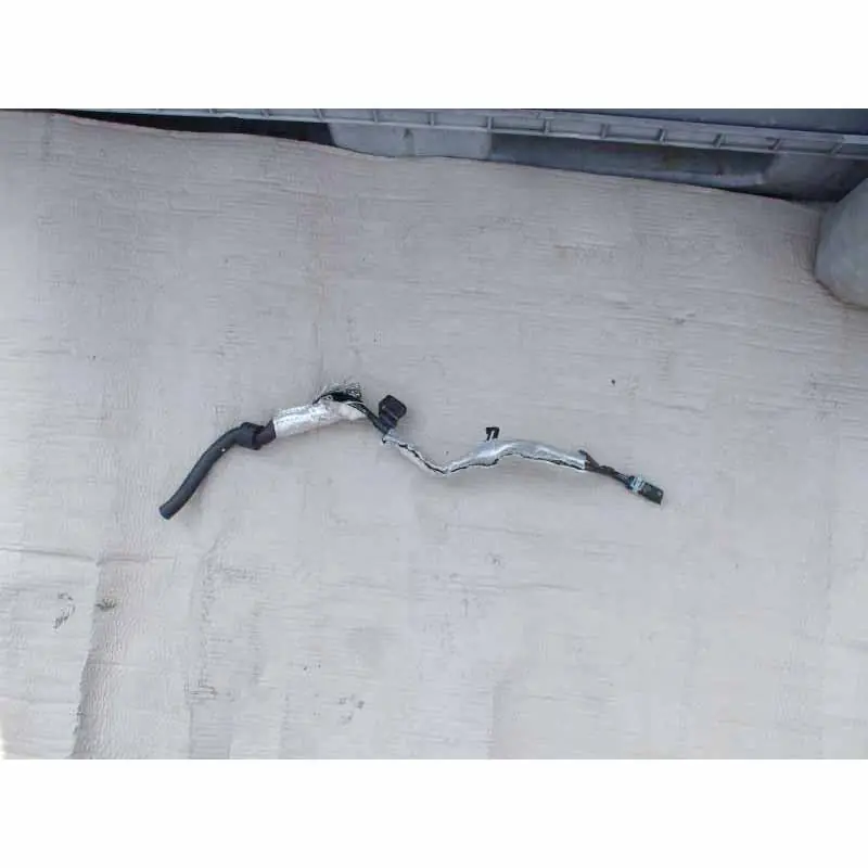 vodní trubka VAG04L121070D Sezónní Sleva