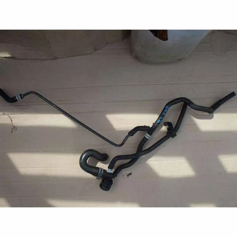 Omezená Nabídka vodní hadice + trubka VAG5Q0122101H