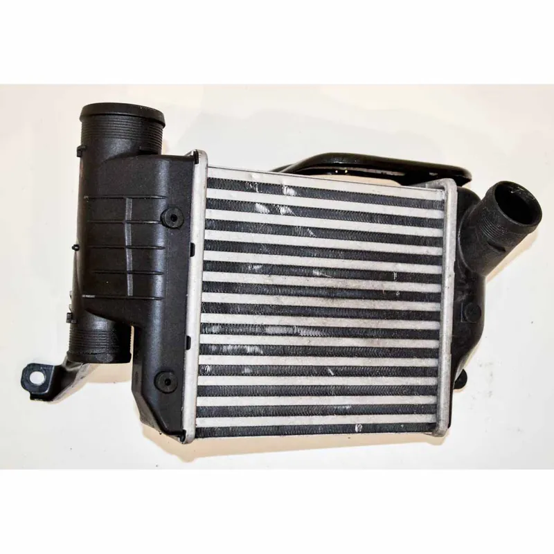 chladič intercooler pravý AUDI A6 4F0 2,7 TDI BPP4F0145806E Kup Teď