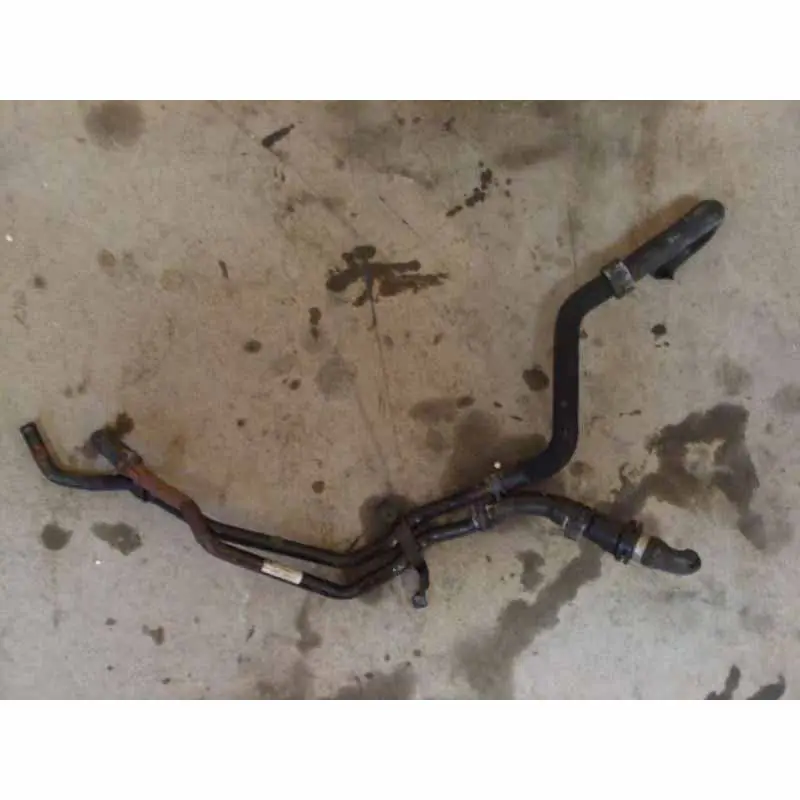 Víkendová Akce trubka vodní AUDI A6 RS64F0121065A