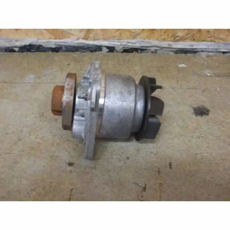 čerpadlo vodní VW Touareg 7P6 3.0 FSI022121019A Akce