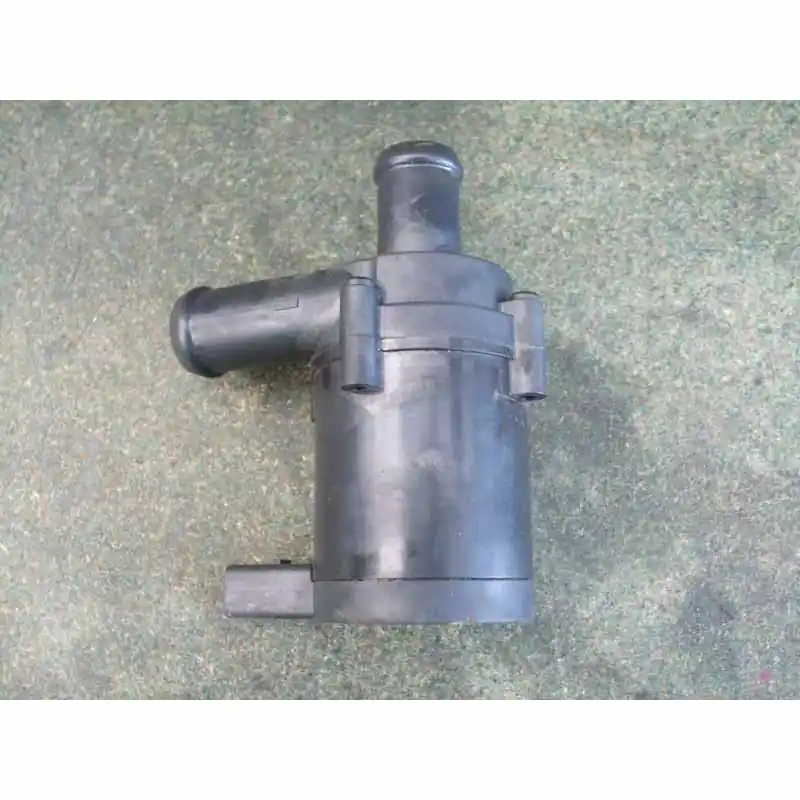 čerpadlo vodní oběhové ŠKODA Superb II VW Passat B7 3AA 2,0 TSI1K0965561J Vrácení Zdarma