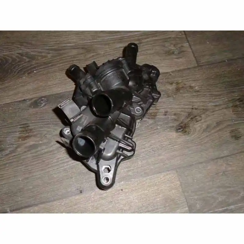 čerpadlo vodní VW Polo 6R0 1,4 TSI04E121121A Originální