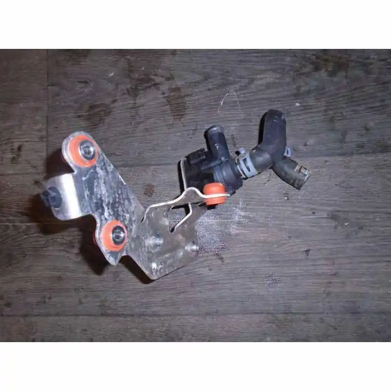 Doprava Zdarma čerpadlo vodní + držák AUDI A8 4H0 6,3 FSI CEJ 368 KW059121012A4H1820195