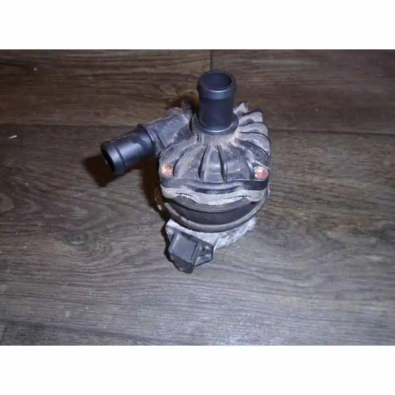 čerpadlo vodní AUDI Q5 8R0 9-12 2,0 TFSI8R0965567 Autentický