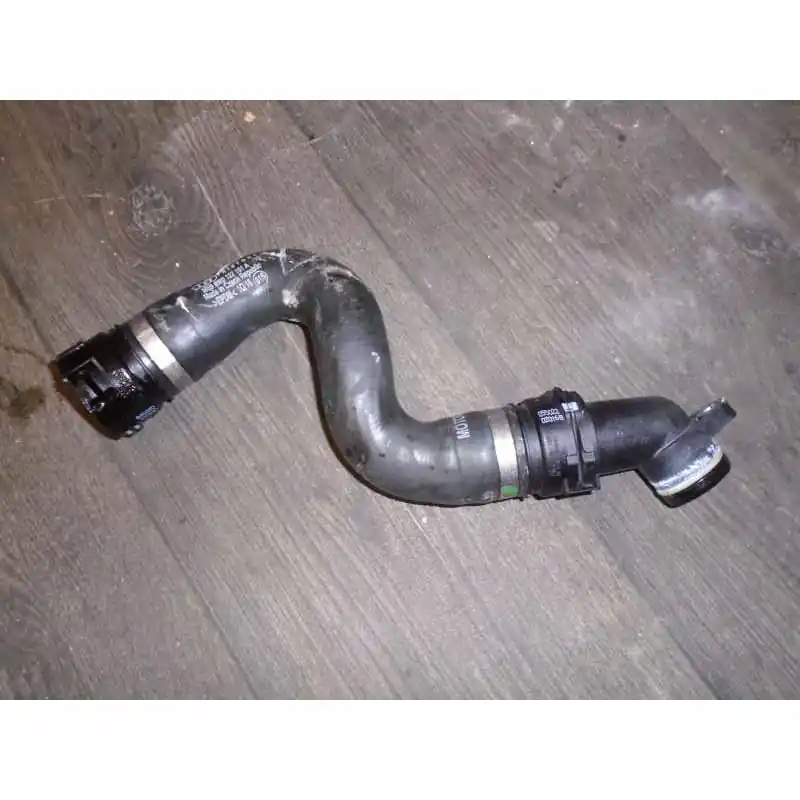 hadice vodní AUDI A4 8W0 3,0 TDi8W0122101A Levný