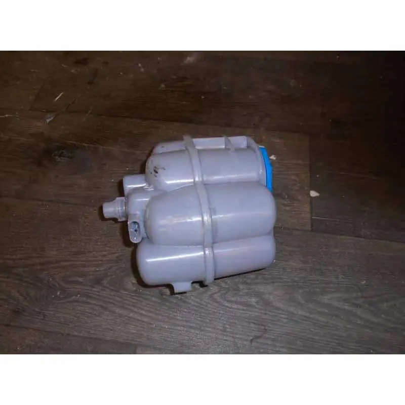 vyrovnávací nádobka AUDI A4 8W0 3,0 TDi8W1121405E Sezónní Sleva