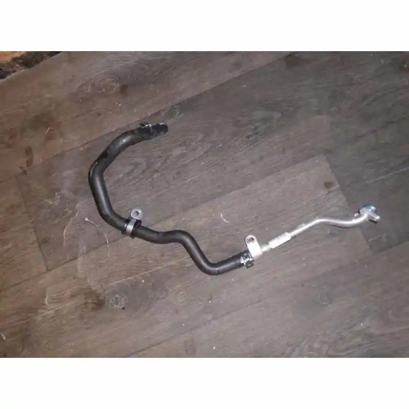 Sezónní Sleva hadice + trubka vodní AUDI Q5 80A 3,0 TDI059121512AF8W0121448AA