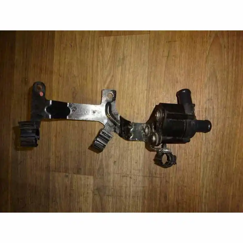 čerpadlo vodní + držák VW Transporter T6 7E0 2,0 TDi 150 KW5Q09655617E0121079AG Dokud Zásoby Vydrží