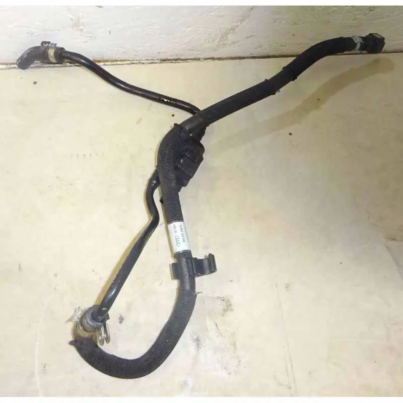 hadice vodní + ventil AUDI TT 8S0 2,5 TFSi8V0121992A Novinka