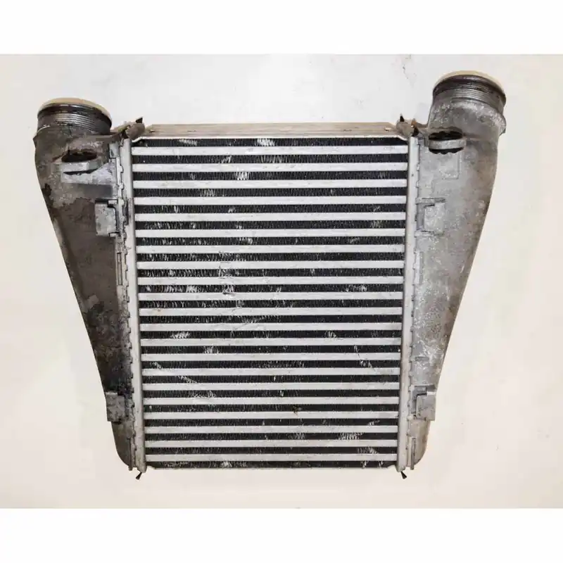 chladič intercooler AUDI A8 4N0 3,0 TDi 210 KW4N0145805K Výprodej