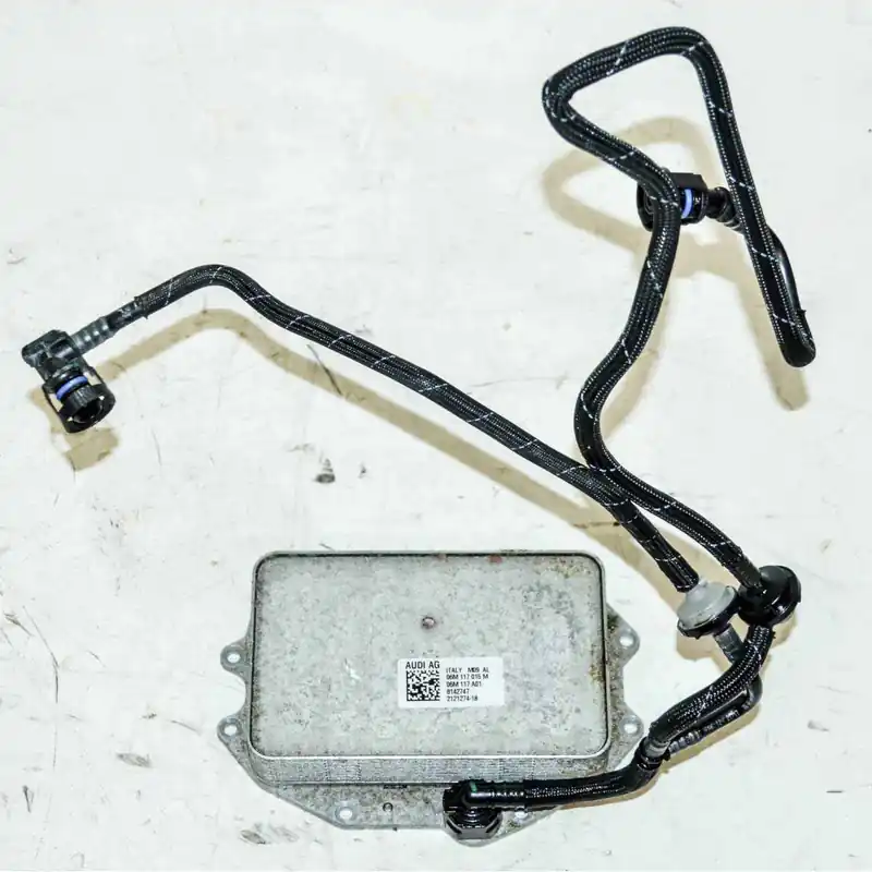 chladič oleje AUDI A8 4N0 3,0 TFSI V6 CZS06M117015M Cenově Výhodný