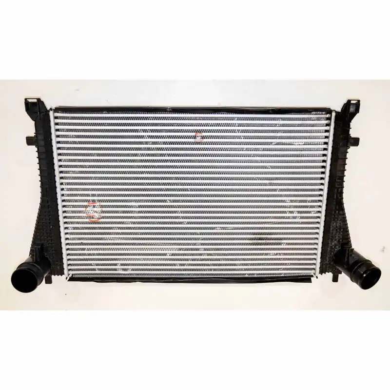 chladič intercooler VAG 2,0 TFSi5Q0145803P5Q0145803S - poškozený Super Cena