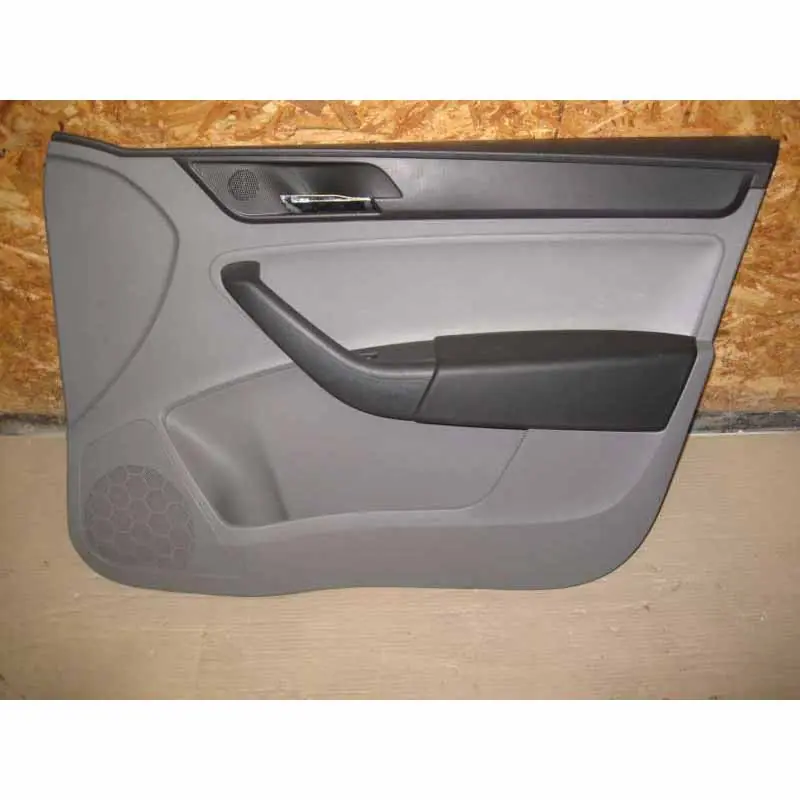 tapecírunk dveří pření pravý SEAT Toledo 6JA Akce