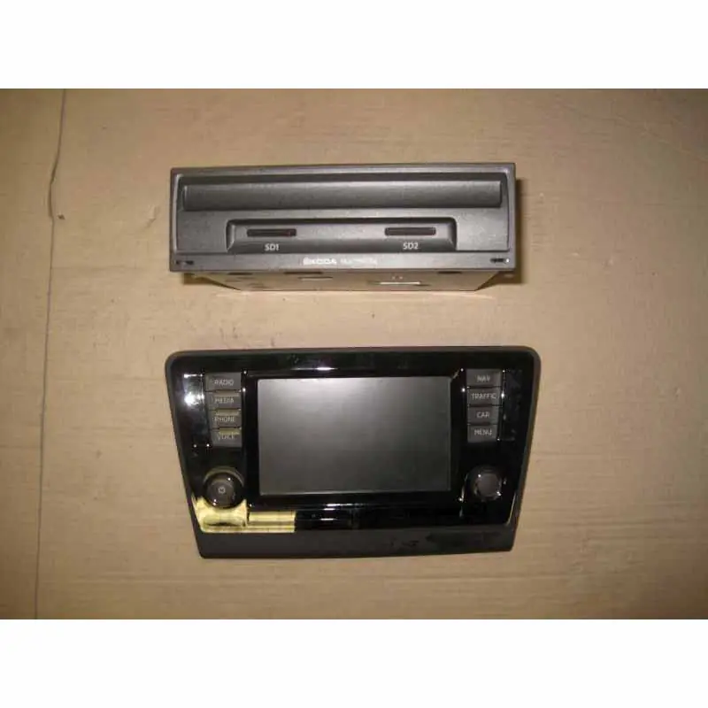 Pouze Dnes rádio + navigace (řídící jednotka a display) ŠKODA Rapid 5JA5JA919604A5Q0035864B