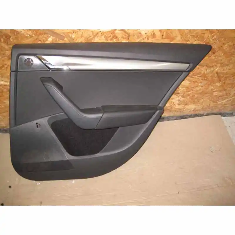 tapecírunk dveří pravý zadní ŠKODA Octavia III 5E0 combi Horká Nabídka