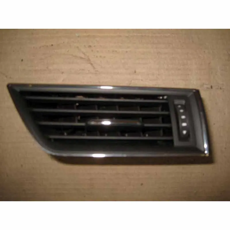 výdech ventilace pravý ŠKODA Superb III 3V03V0819702C3V0819702A3V0819702D Hit Sezóny