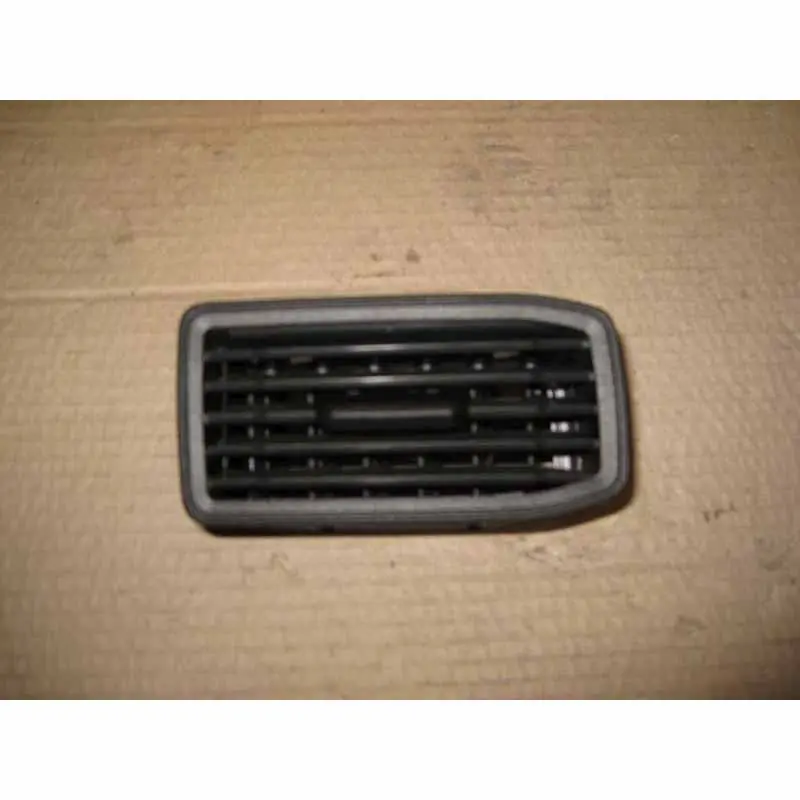 Značkový výdech ventilace pravý VW Caddy IV lift 2K5 2015->2K5819702A