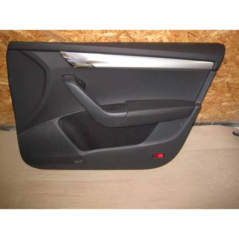 Výhodná Nabídka tapecírunk dveří pravý přední ŠKODA Octavia III 5E0