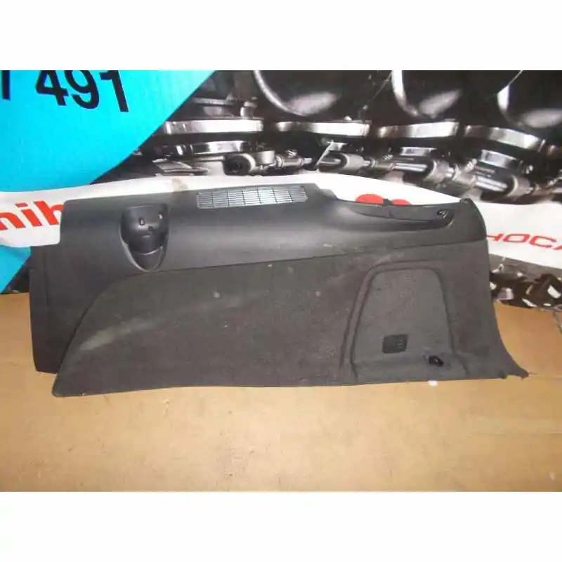 Sezónní Sleva výplň kufru pravá AUDI Q7 4L04L0863880STPL