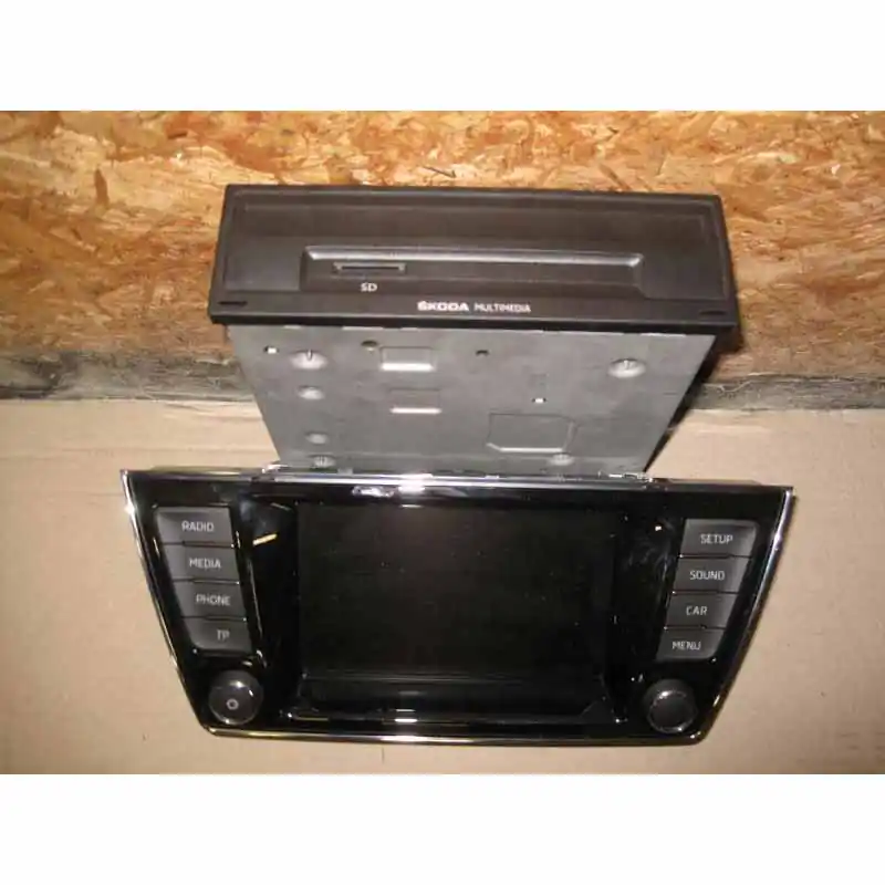 rádio ( řídící jednotka a display) ŠKODA Fabia III 6V0 6V0919604 5Q0035820 Cenová Bomba